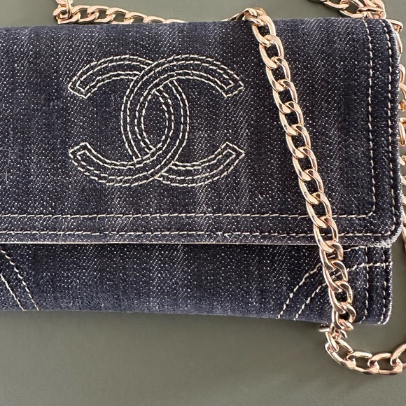 CHANEL Rare Denim CC Wallet on unbranded chain - Picture 13 of 13